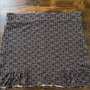 Studio M Black and White Geometric Mini Skirt